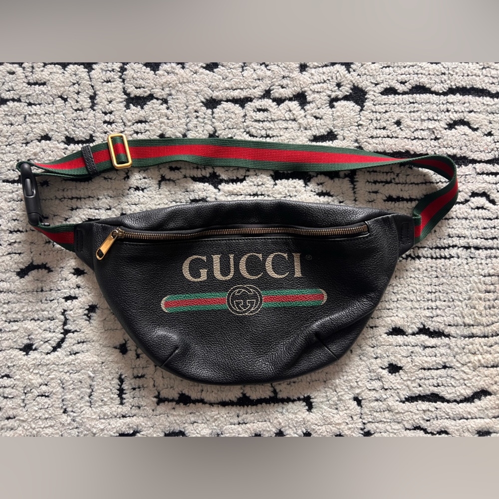 *AUTHENTIC* Gucci Print Leather Belt Bag